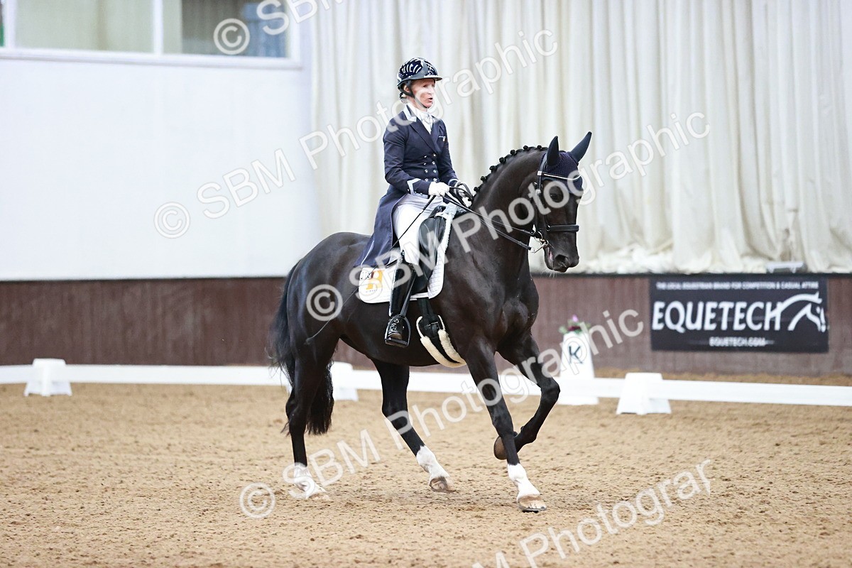 SBM_016691 - Class 5 - FEI INT II - 17.24-18.20