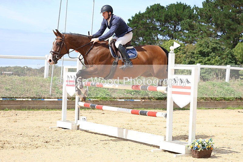 3E7A1979 - Class 9: Senior Foxhunter/1.20 open