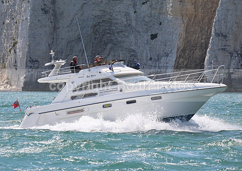 130526 BLUE WATERS WT7A5674 - Flybridge Cruisers