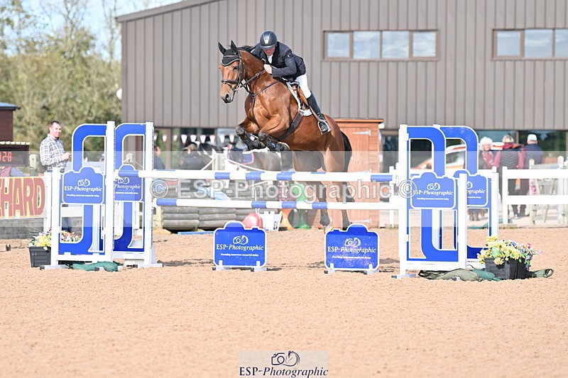 231015A-125442-08030 - Cls 30 Foxhunter & 1.20m Open