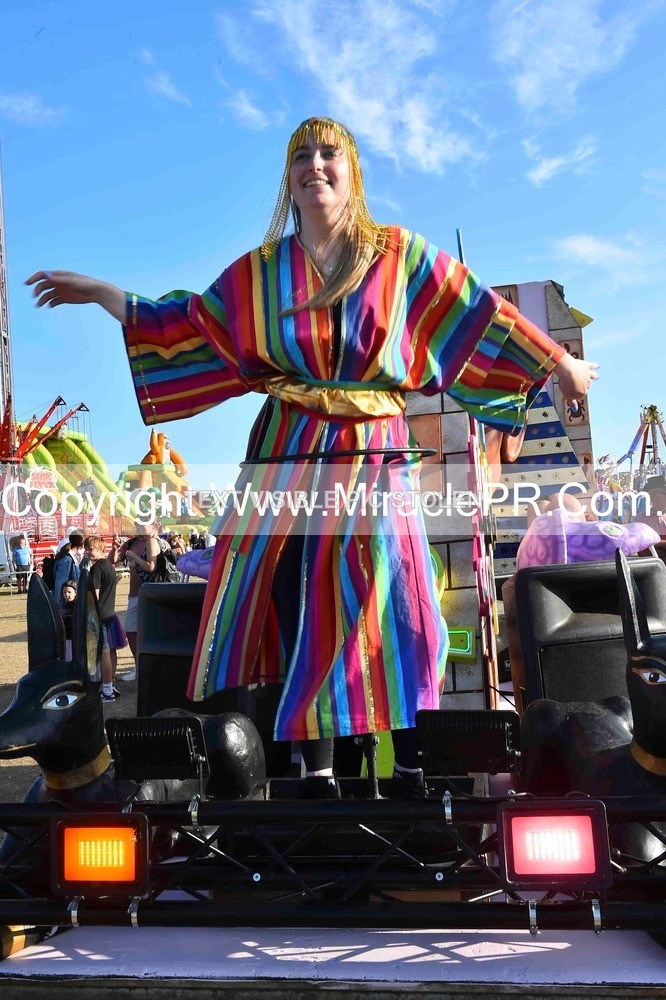 SH4_3346 - Carnival Procession.