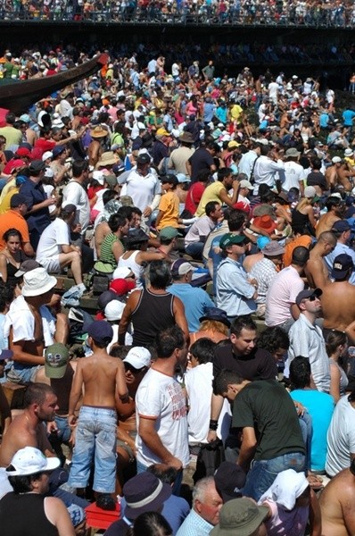 Very Crowded - Red Bull Air Race II