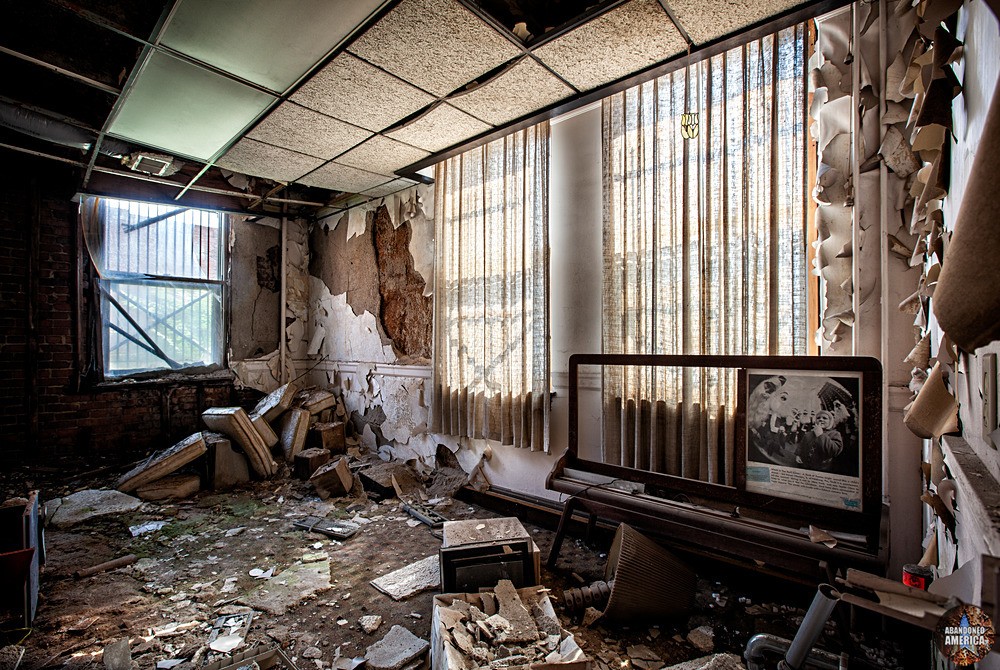 Before Collapse | Abandoned Monongahela Bank, Brownsville, PA - Brownsville, PA