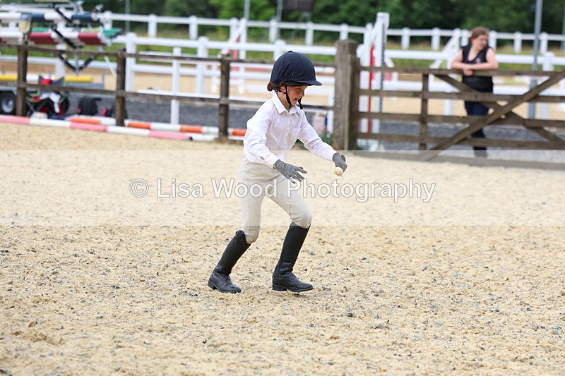 3E7A0116 - Egg and Spoon