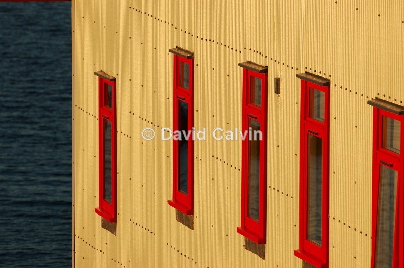 Red Windows - Structures