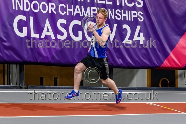 StudInd-914849 - Track Male Set One