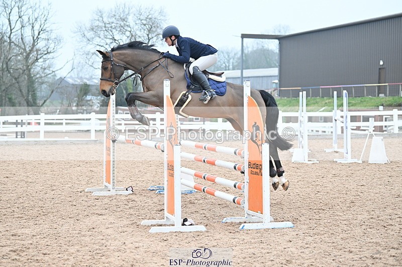 240113A-133609-02230 - Cls 12 Newcomers and 1.10m Open