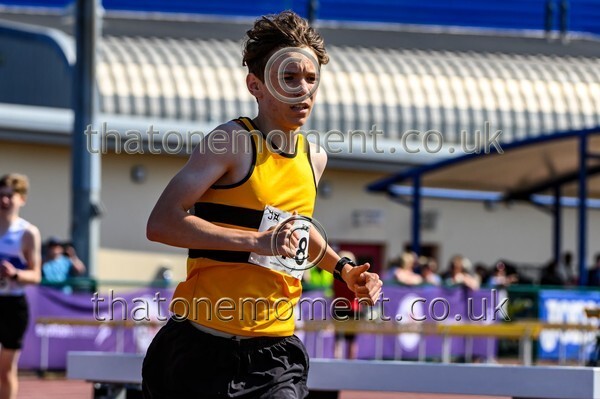 West25Sat-926755 - Track Male