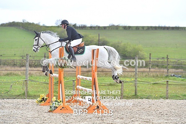 BPP_4188 - CLASS 6 FRI Senior Newcomers/ 1.10m Open