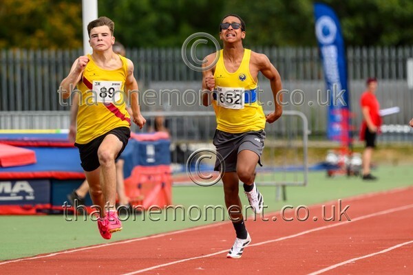 Age25SAT-925481 - Track Male