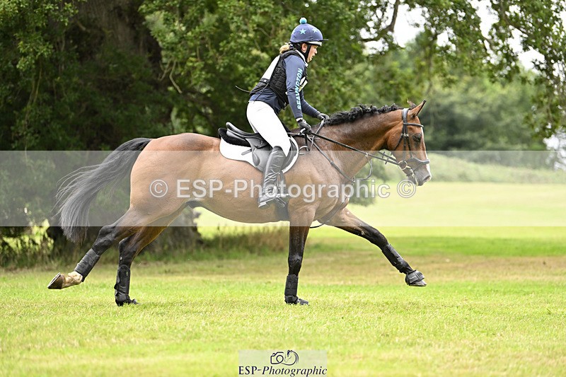 240825X-163622-37566 - 80cm XC 16.30 to 17.30