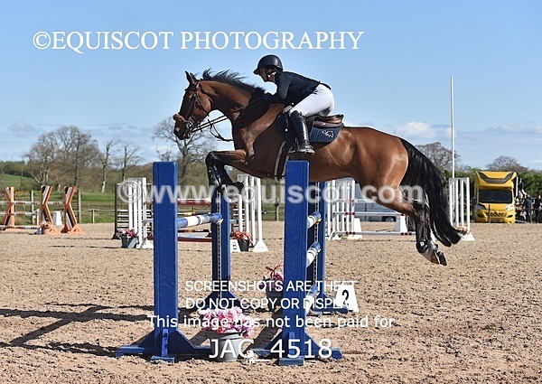 JAC_4518 - CLASS 11 SAT Andrew Hamilton Coach, RHS Foxhunter Championship Qualifier