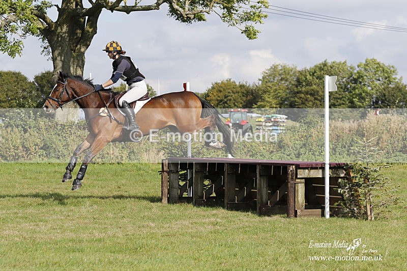  WWHT 171021 3190 - Intermediate (0.90m)  17/10/21