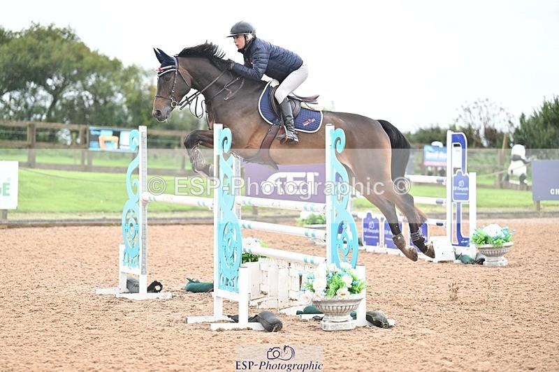 251003-133838-01172 - Cls 3 Foxhunter and 1.20m