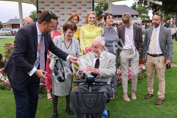 yr23072022r6-64 - Race 6 5.00pm Sky Bet Partnership with Support Dogs Stakes