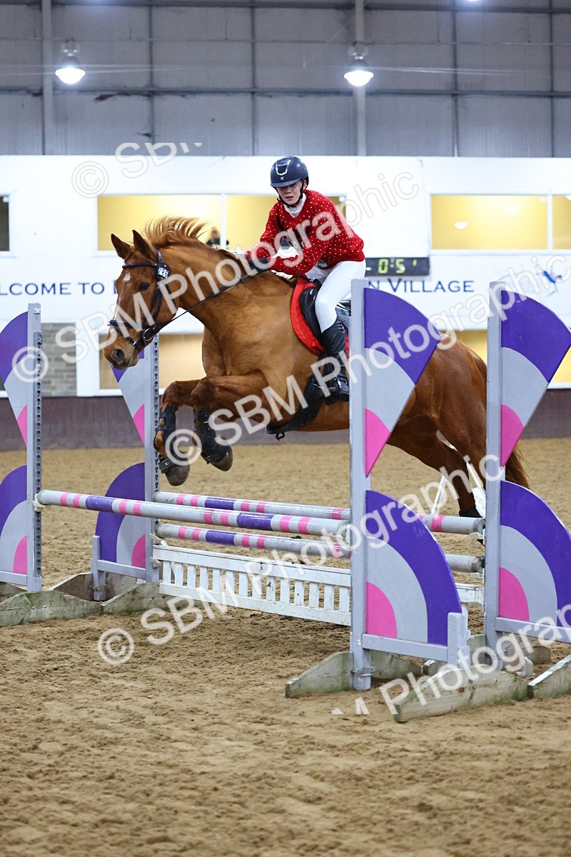 SBM_002723 - Class 6 - Holly & Ivy Stakes - 90cm