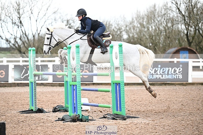 251206-135256-01201 - Cls 13 Snr Foxhunter and 1.20m