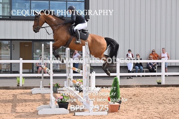 BPP_7575 - CLASS 15 FRI Senior 1.05m Open
