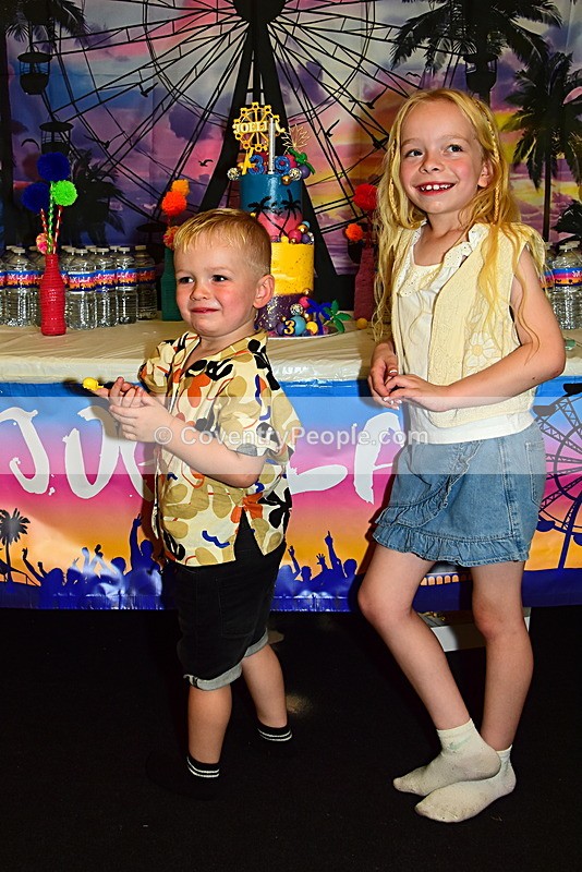 CON-737 - Joey and Ella