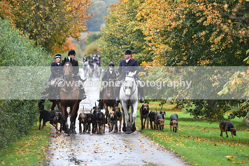 WJ5_6056 - B&B walk back for Hunt Tea !