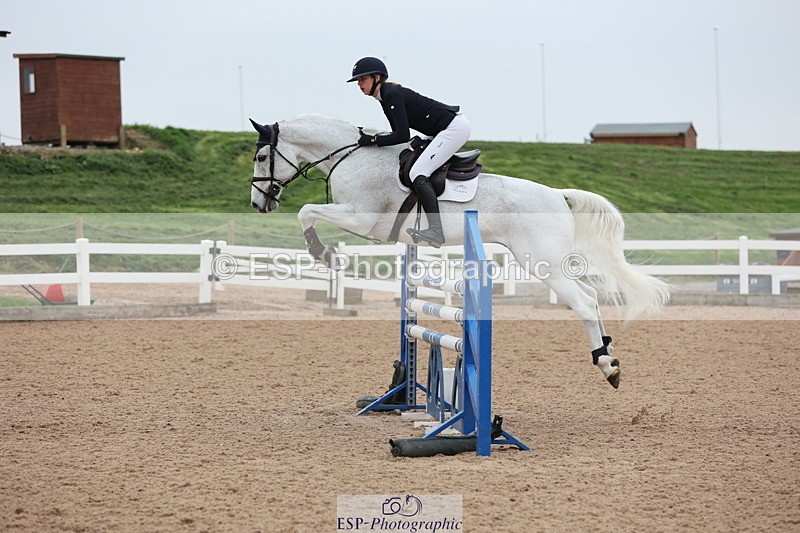 241101A-120930-01646 - FRI Cls 5 Newcomers and 1.10m Open