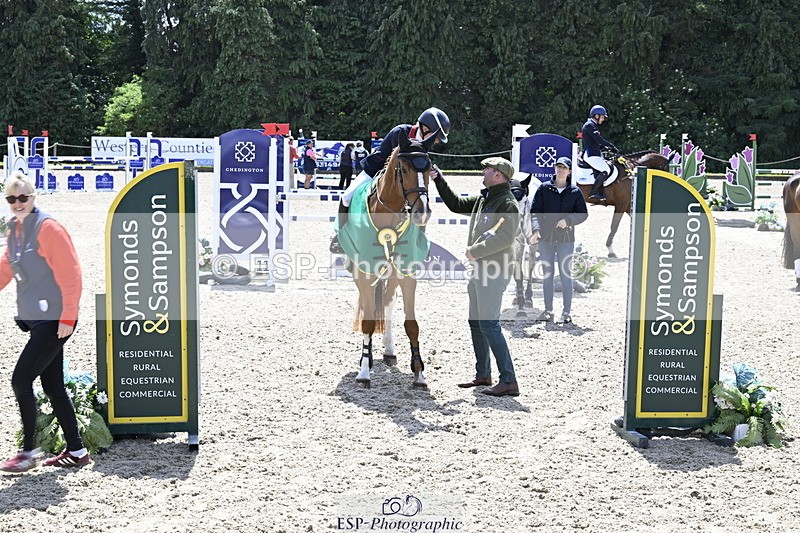 250525A-131616-17595 - Presentations Section B CCI 3 Star Long