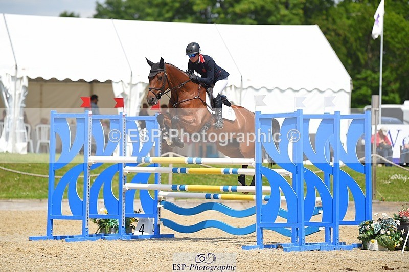 230528-124906-15854 - 381-CAROLINES_AIR_KM-Izzy_Taylor-SUNTrotUp+SJ