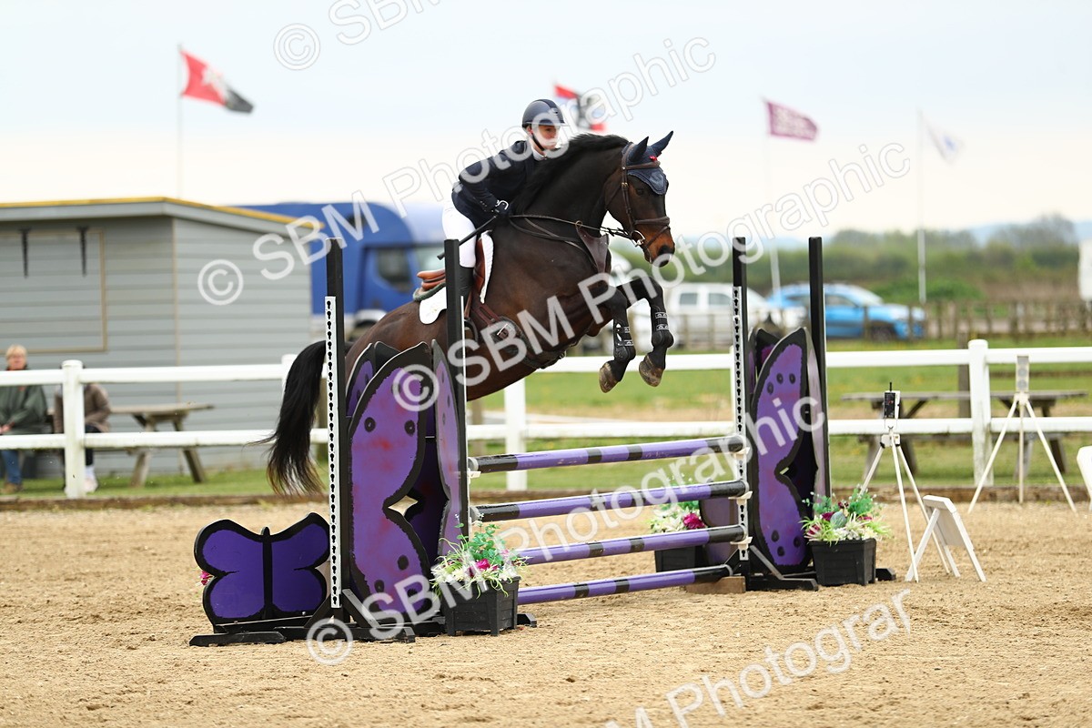 SBM_000555 - Class 2 - Senior British Novice 90cm