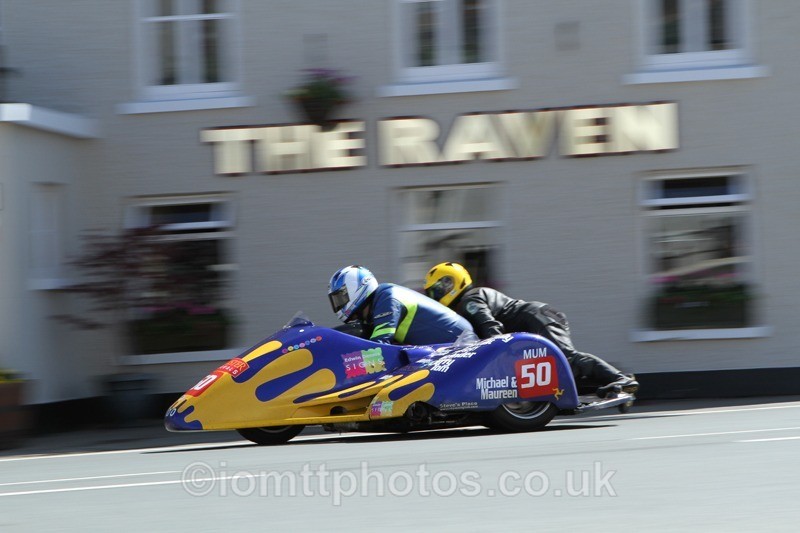 IMG_2822 - Sidecar Race 2 - TT 2013