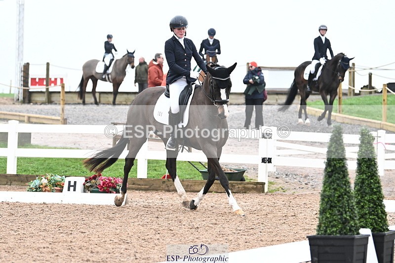 240217A-114042-02393 - 161-Katie.Warner-Active.Nuvalari