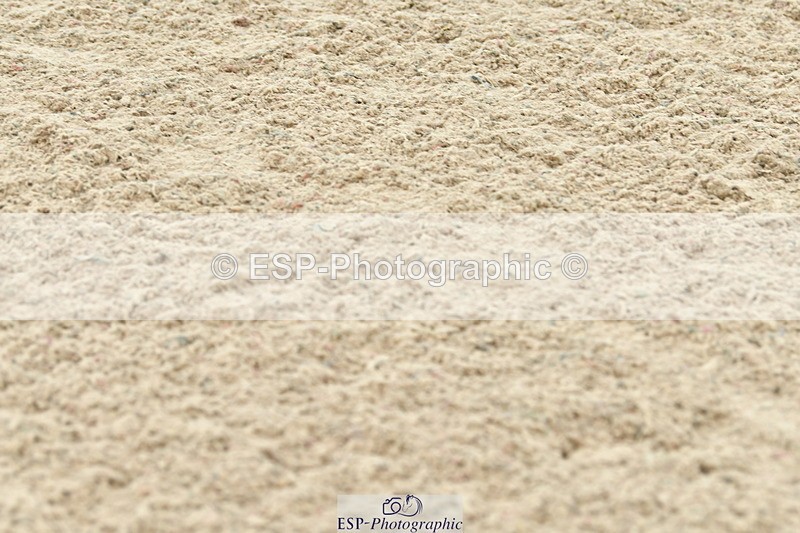 230721A-143104-06947 - Cls 22, 1 Star Gold 1.30m