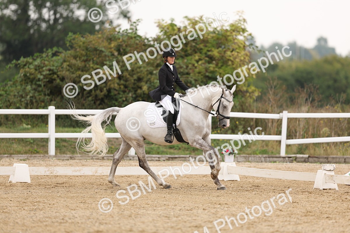 SBM_01765 - Class 9 - Novice 27 Champs