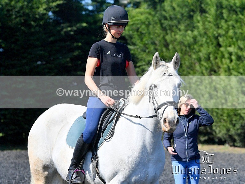 WJ5_1290 - Kelly Harris - Franklin balls, training at Tanners 05-04-25