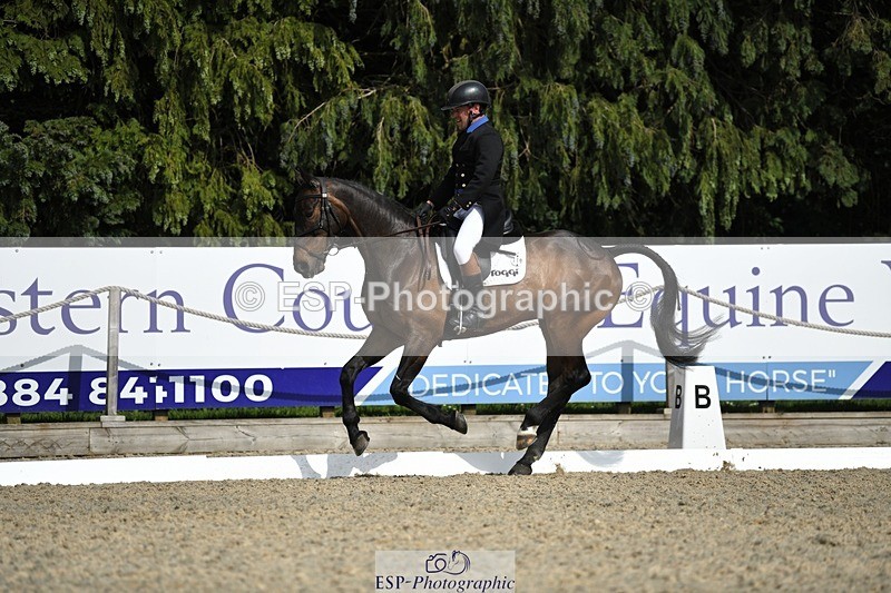 230525-161404-03350 - 119-AUTOGRAF-Simon_Grieve-WEDTrotUp+DR