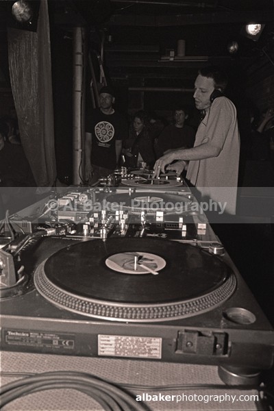 05 - DJ Q Bert @ Sankeys Soap 09.07.02