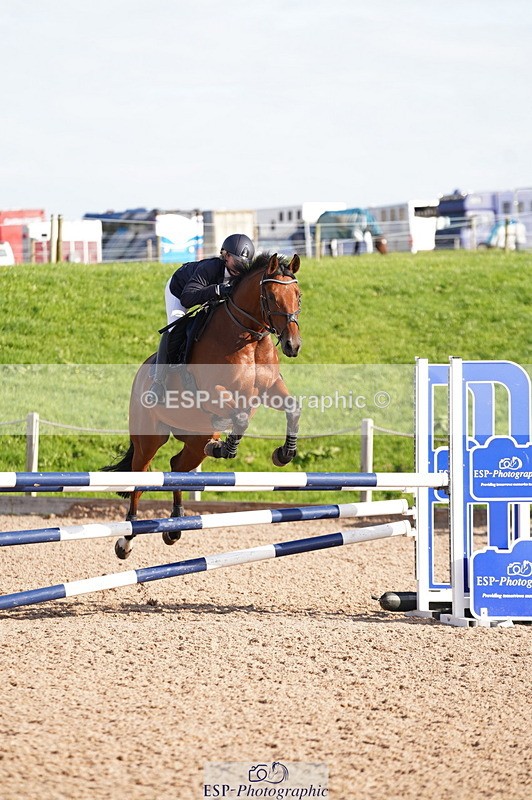 241004A-101630-00061 - Fri 01 Snr Disco & 1.00m Open