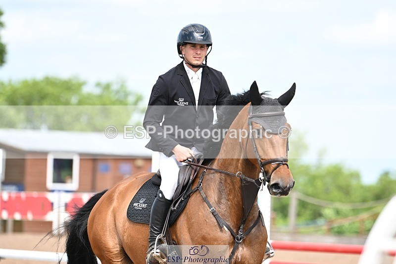 250611-110303-00306 - Cls 2 Snr Discovery & 1m Open