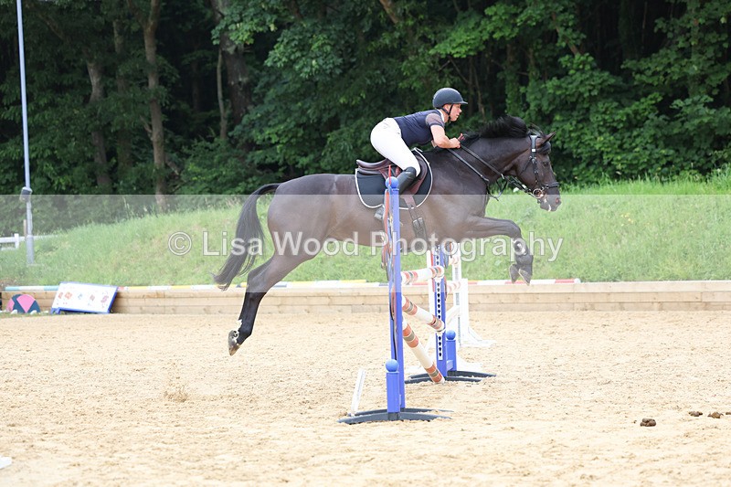 3E7A6427 - Class 8: Senior Newcomers/1.10m open