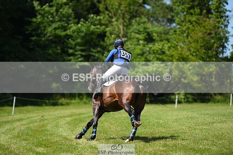 230527-144638-10208 - 357-VIVENDI_HERO-Saffron_Cresswell-XC