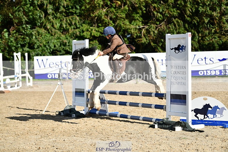 251004A-152311-01810 - Classes 8 & 9 70cm