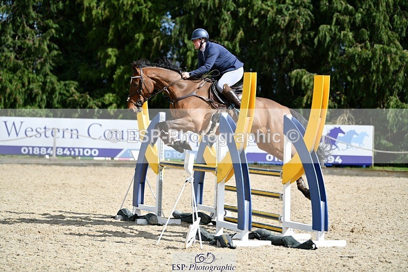 240324-130131-02753 - Cls 9 Snr 1.05m Open