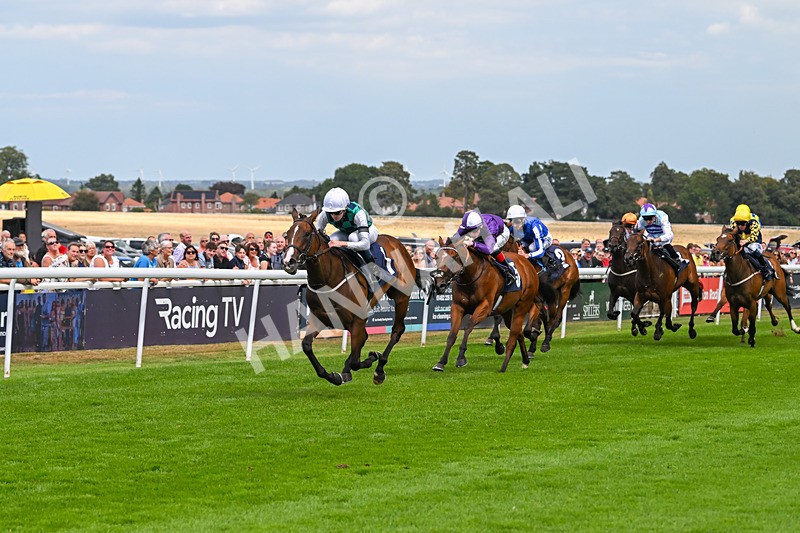 140825-Race 1-Catching The Moon-0285 - Race 1