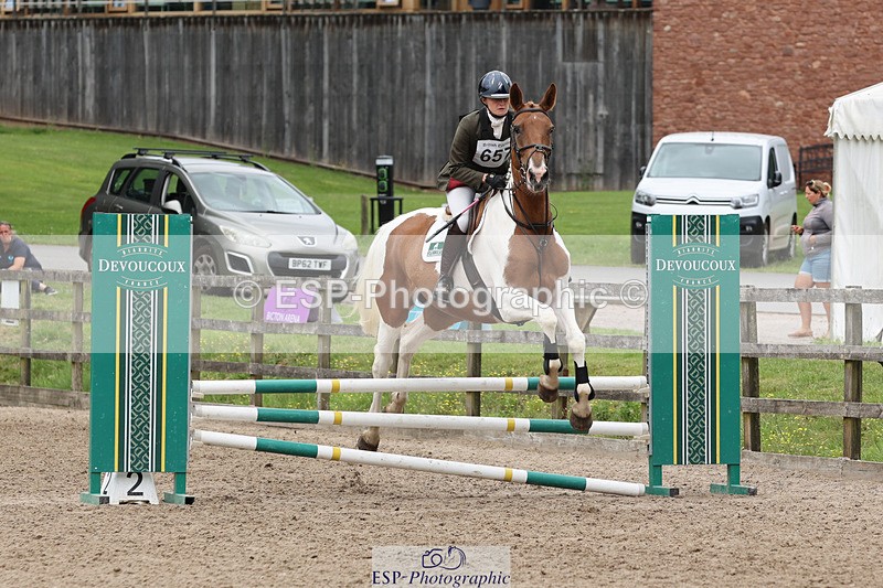 240804-143038-15915 - 657-Althea_Bleekman-SHOVERN_ON_ICE