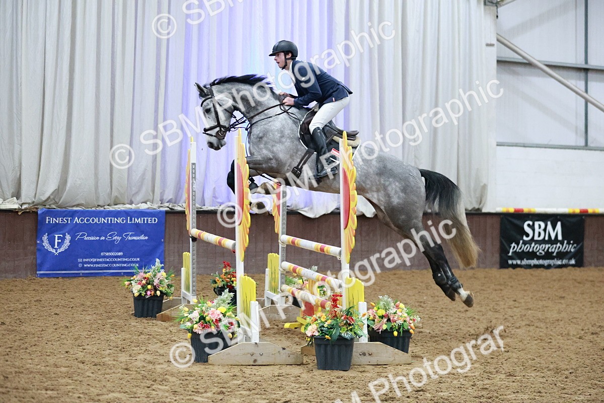 SBM_004418 - Class 17 - Senior Newcomers - 1.10m