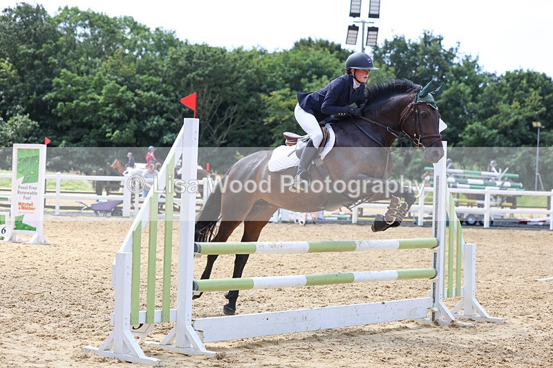 3E7A0305 - Class 9: Senior British Novice/90cm open