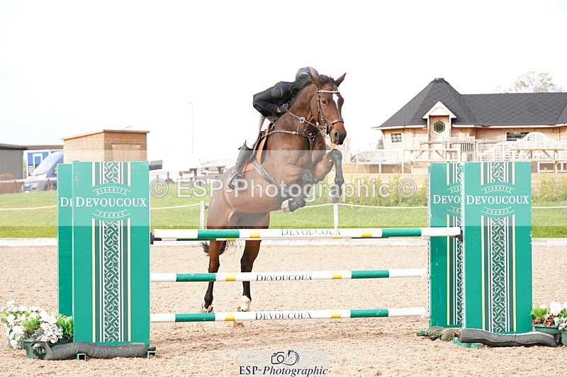 241004A-152652-00984 - Fri 04 Snr Fox & 1.20m Open