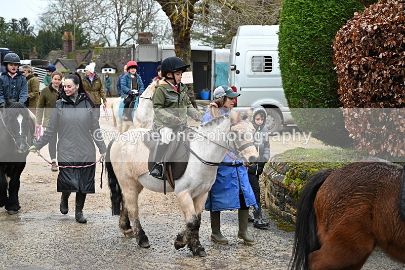 WJ7_9318 - Walk out..