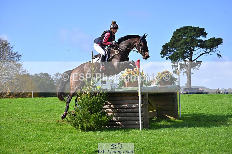 241025-114239-06756 - 055-Ellie.Fredericks-UPPER.CLASS.BRIT