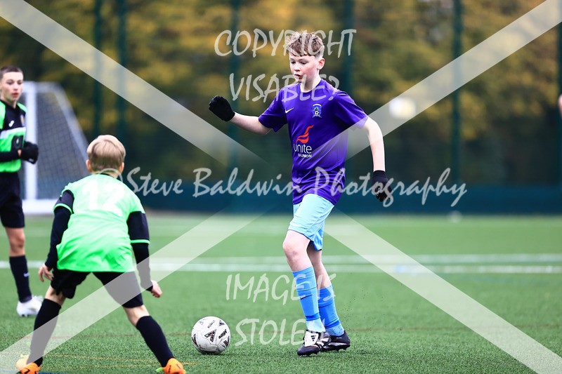 1DX30117 - 2025-10-12 FC Abbey Meads U14 Orange V Kingsdown Lions U14