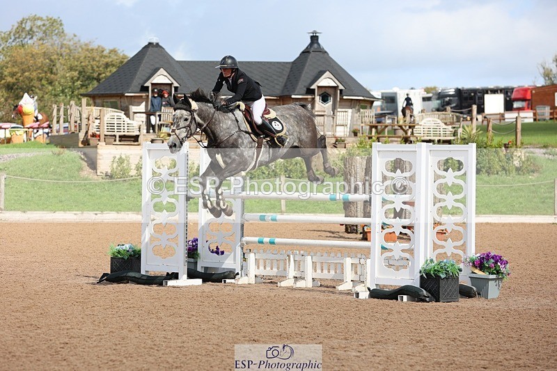 250911-120928-01352 - Cls 3 Snr Foxhunter